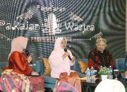Penjabat Ketua Dekranasda  Provinsi Lampung, Maidawati Retnoningsih  menghadiri pameran Wastra yang berlangsung di Hotel Santika, Bandar Lampung || Foto: Dinas Kominfotik Provinsi Lampung