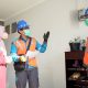 Ilustrasi petugas PLN sedang melayani pelanggan rumah tangga || Foto: PLN