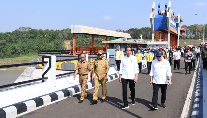 Didampingi Pj Gubernur Lampung dan Menteri PUPR, Presiden Jokowi Resmikan Bendungan Margatiga Lampung Timur
