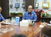 Pj Gubernur Samsudin Serahkan Penghargaan Pemenang Lomba Wana Lestari Tingkat Provinsi Lampung 2024