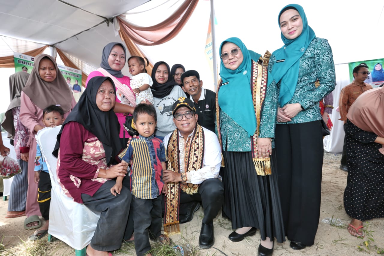 Pj. Gubernur Samsudin saat melakukan kunjungan kerja di Posyandu Melati Pekon Yogyakarta Selatan, Kecamatan Gadingrejo, Pringsewu || Foto: Adpim Pemprov Lampung