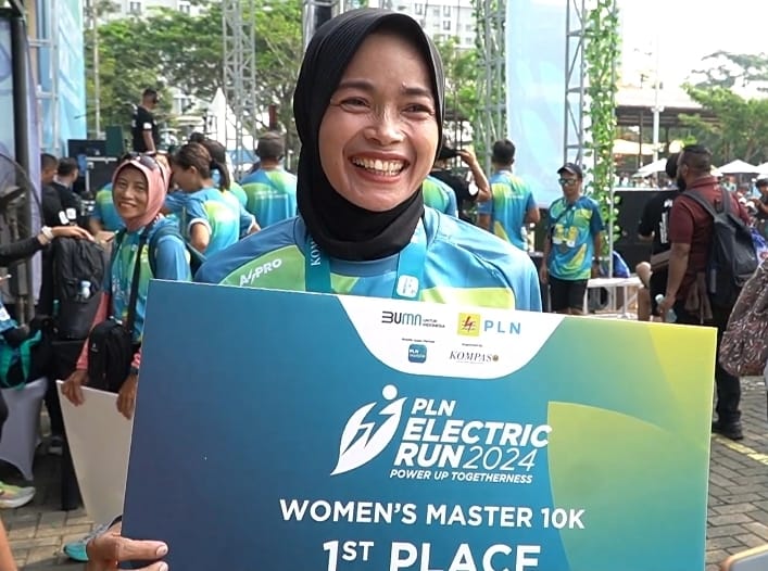Waliyanti, Juara 1 kategori master jarak 10K Wanita berharap keseruan ajang PLN Electric Run 2024 || Foto: PLN