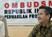 Kepala Perwakilan Ombudsman RI Provinsi Lampung, Nur Rakhman Yusuf (kiri) berbincang-bincang seputar pelayanan PLN bersama GM PLN UID Lampung, Muhammad Joharifin (kanan) di Kantor Ombudsman RI Perwakilan Provinsi Lampung || Foto: PLN UID Lampung