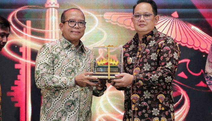 Pj Gubernur Samsudin Tandatangani Shareholder Agreement antara Pemprov Lampung dengan PT Bank Jatim