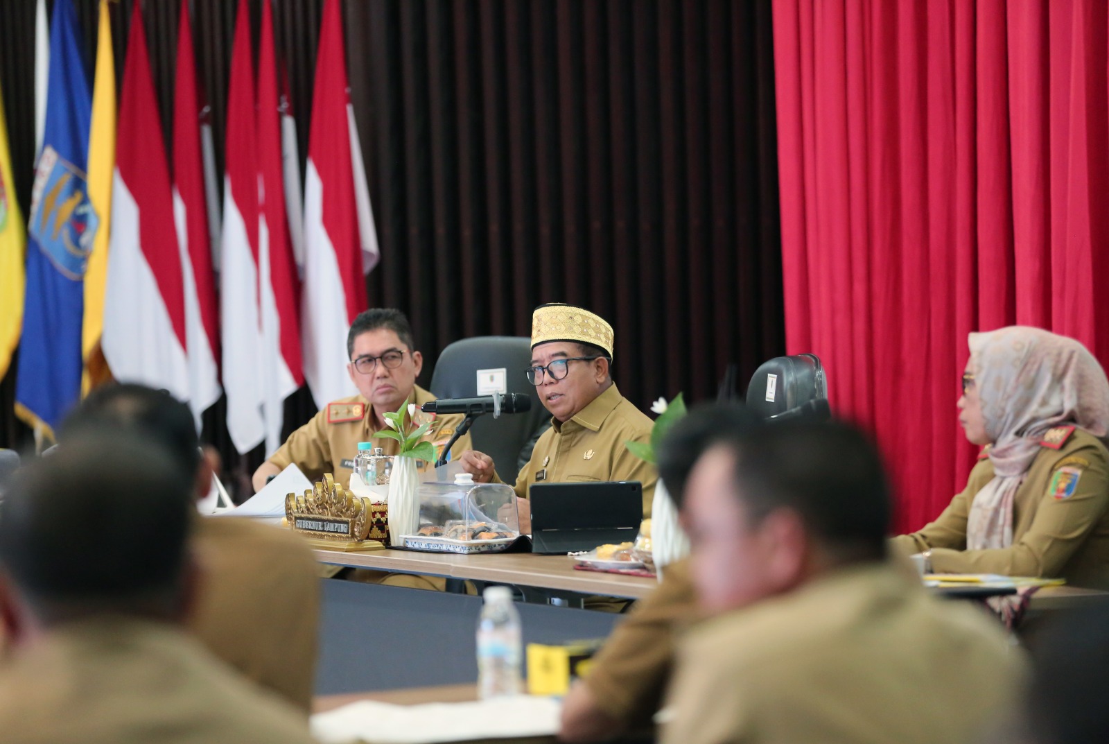 Pj. Gubernur Lampung Samsudin memimpin Rapat Koordinasi Pimpinan Tindak Lanjut Implementasi Asta Cita Indonesia Emas 2045, bertempat di Mahan Agung, Bandar Lampung || Foto: Adpim Pemprov Lampung