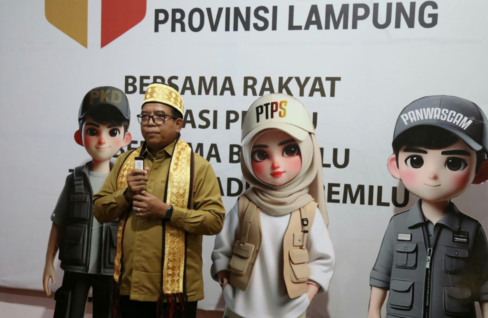 Pj. Gubernur Lampung Samsudin melakukan kunjungan ke Kantor KPU Lampung dan Kantor Bawaslu dalam rangka koordinasi kesiapan Pilkada Serentak 2024 || Foto: Adpim Pemprov Lampung