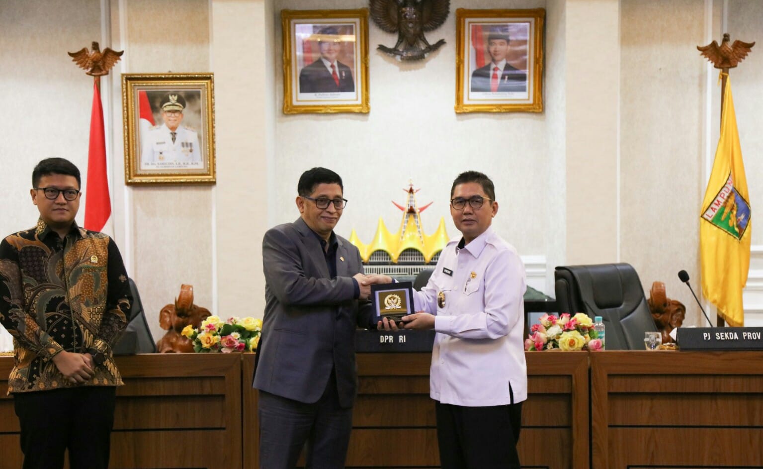 Pj. Sekdaprov Lampung Fredy, mewakili Pj. Gubernur Lampung Samsudin, menerima kunker Badan Legislasi (Baleg) DPR RI || Foto: Adpim Pemprov Lampung