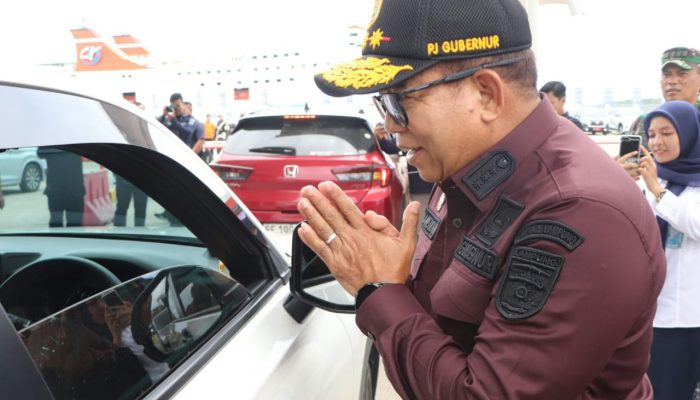Pj Gubernur Lampung Tinjau Arus Mudik Natal dan Tahun Baru 2025 di Pelabuhan Bakauheni