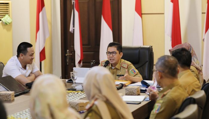 Pj Sekdaprov Pimpin Rakor Pelaksanaan Program Makan Bergizi Gratis di Provinsi Lampung