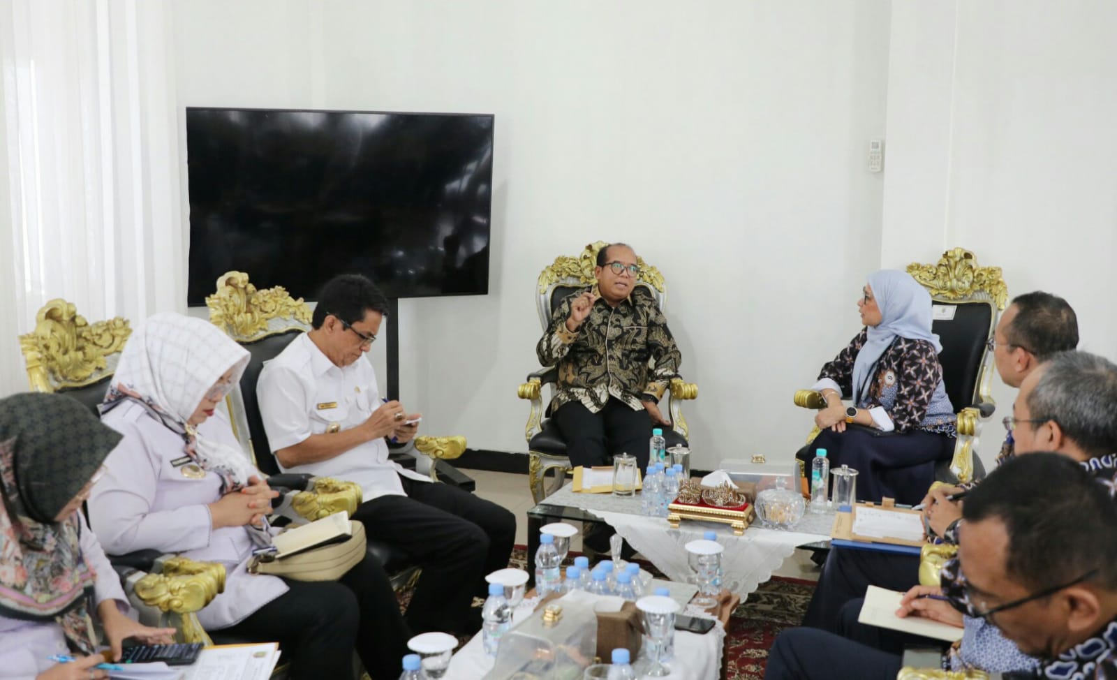Pj. Gubernur Lampung Samsudin menerima kunjungan kerja Kepala Perwakilan BPKP Provinsi Lampung Nani Ulina Kartika Nasution beserta jajaran || Foto: Adpim Pemprov Lampung