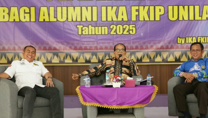 Pj Gubernur Lampung Beri Movitasi kepada Calon Sarjana FKIP Unila