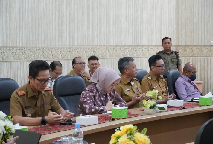 Pemprov Lampung mengikuti Rapat Koordinasi Pengendalian Inflasi Daerah dirangkaikan dengan Penandatanganan Nota Kesepahaman tentang Kerjasama Dalam Pengawasan Penyelenggaraan Perizinan di Daerah (virtual) || Foto: Dinas Kominfotik Provinsi Lampung