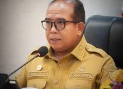 Pj. Gubernur Lampung, Samsudin, meminta para pengecer untuk segera menjual kembali gas LPG 3 Kg sambil menunggu aturan resmi dari pemerintah pusat terkait penertiban distribusi dan harga LPG || Foto: Dinas Kominfotik Provinsi Lampung