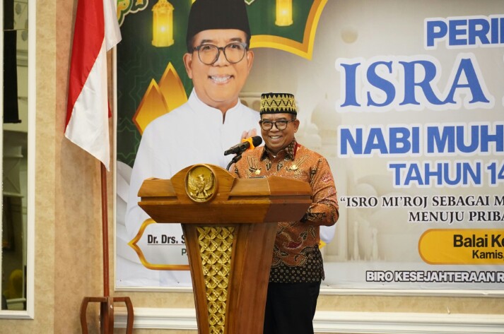 Pj. Gubernur Lampung, Samsudin menghadiri acara peringatan Isra Mi'raj Nabi Muhammad SAW Tahun 1446 H/2025 di Balai Keratun Lt. 3 || Foto: Dinas Kominfotik Provinsi Lampung