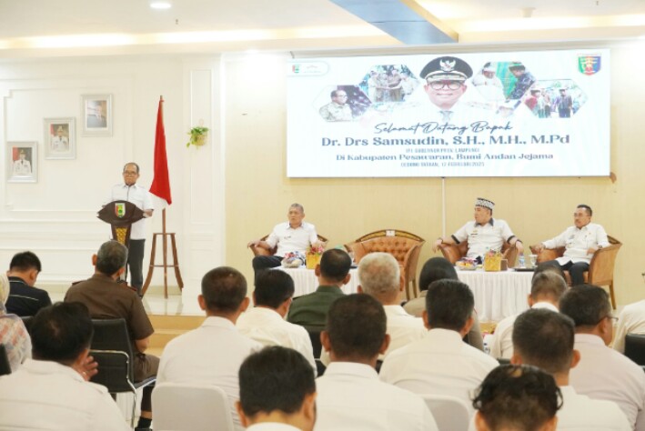 Pj. Gubernur Lampung, Samsudin, menghadiri silaturahmi dengan Bupati, Wakil Bupati, Sekretaris Daerah, Jabatan Pimpinan Tinggi (JPT) dan Camat se-Kabupaten Pesawaran || Foto: Dinas Kominfo dan Statistik Provinsi Lampung