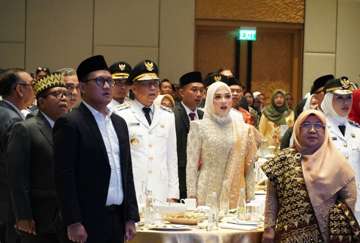Gubernur Lampung, Rahmat Mirzani Djausal, didampingi Wakil Gubernur Lampung, Jihan Nurlela, melaksanakan serah terima jabatan Gubernur dan Bupati/Walikota se-Provinsi Lampung, di Movenpick Hotel Jakarta || Foto: Dinas Kominfotik Provinsi Lampung