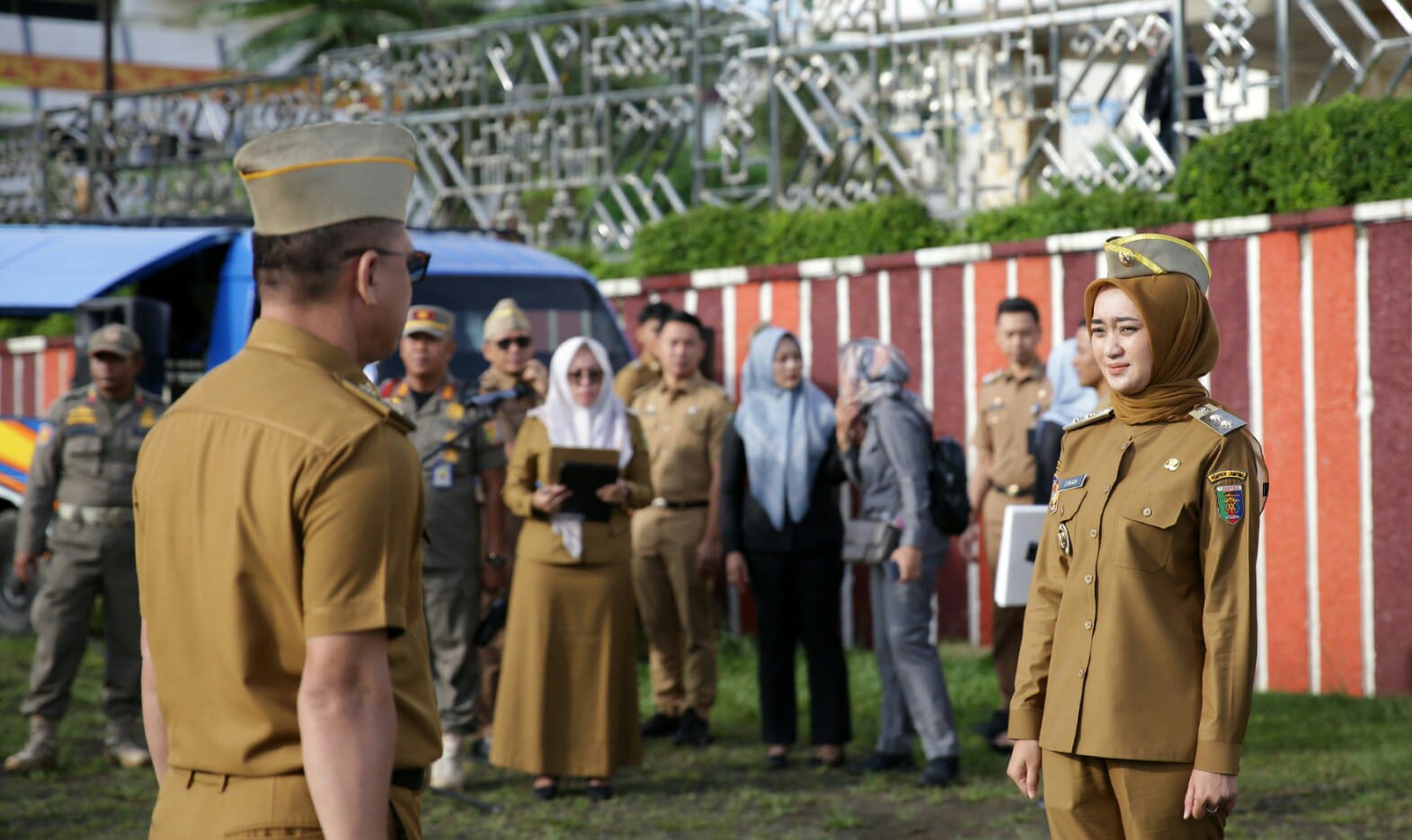 Wagub Lampung Jihan Nurlela menjadi Pembina Apel Mingguan di Lingkungan Pemprov Lampung, di Lapangan Korpri, Kantor Gubernur Lampung || Foto: Adpim Pemprov Lampung