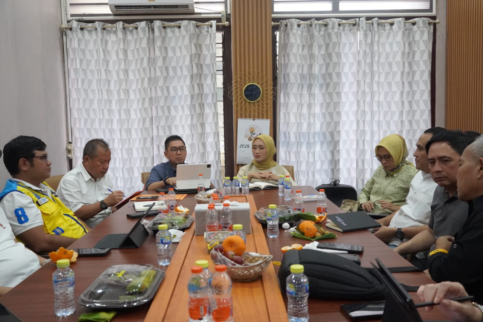 Wakil Gubernur (Wagub) Lampung, Jihan Nurlela, memimpin rapat tindak lanjut penanganan banjir di Provinsi Lampung || Foto: Dinas Kominfotik Provinsi Lampung
