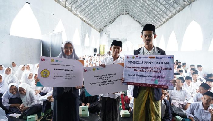 OJK Tingkatkan Literasi dan Inklusi Keuangan Syariah Melalui Pesantren