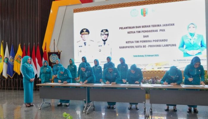 Ketua TP PKK Provinsi Lampung Lantik 13 Ketua TP PKK Kabupaten/Kota Periode 2025-2030
