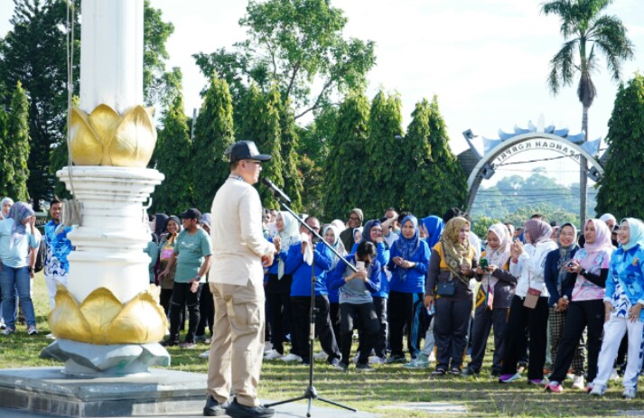 Momen berpamitan Pj Sekdaprov Lampung Fredy menjelang masa purna tugasnya sebagai Aparatur Sipil Negara (ASN) || Foto: Dinas Kominfotik Provinsi Lampung