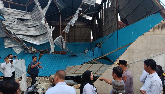 Walikota Eva Dwiana Tinjau Lokasi Terdampak Puting Beliung