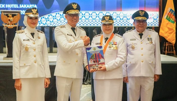 SAH! Eva Dwiana – Deddy Amarullah Pimpin Bandar Lampung 2025-2030, Dilantik Bersama 961 Kepala Daerah!