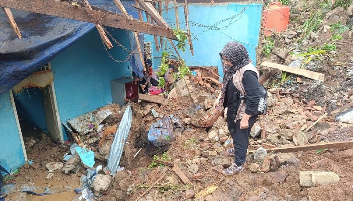 DPRD Bandar Lampung Sigap Bantu Korban Banjir, Mayang Suri Djausal Beri Perhatian Khusus pada Anak-Anak