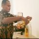Tim meteriologi Dinas Perdagangan melakukan uji sample Minyakita yg beredar di Bandar Lampung || Foto: 5W1HINDONESIA.ID