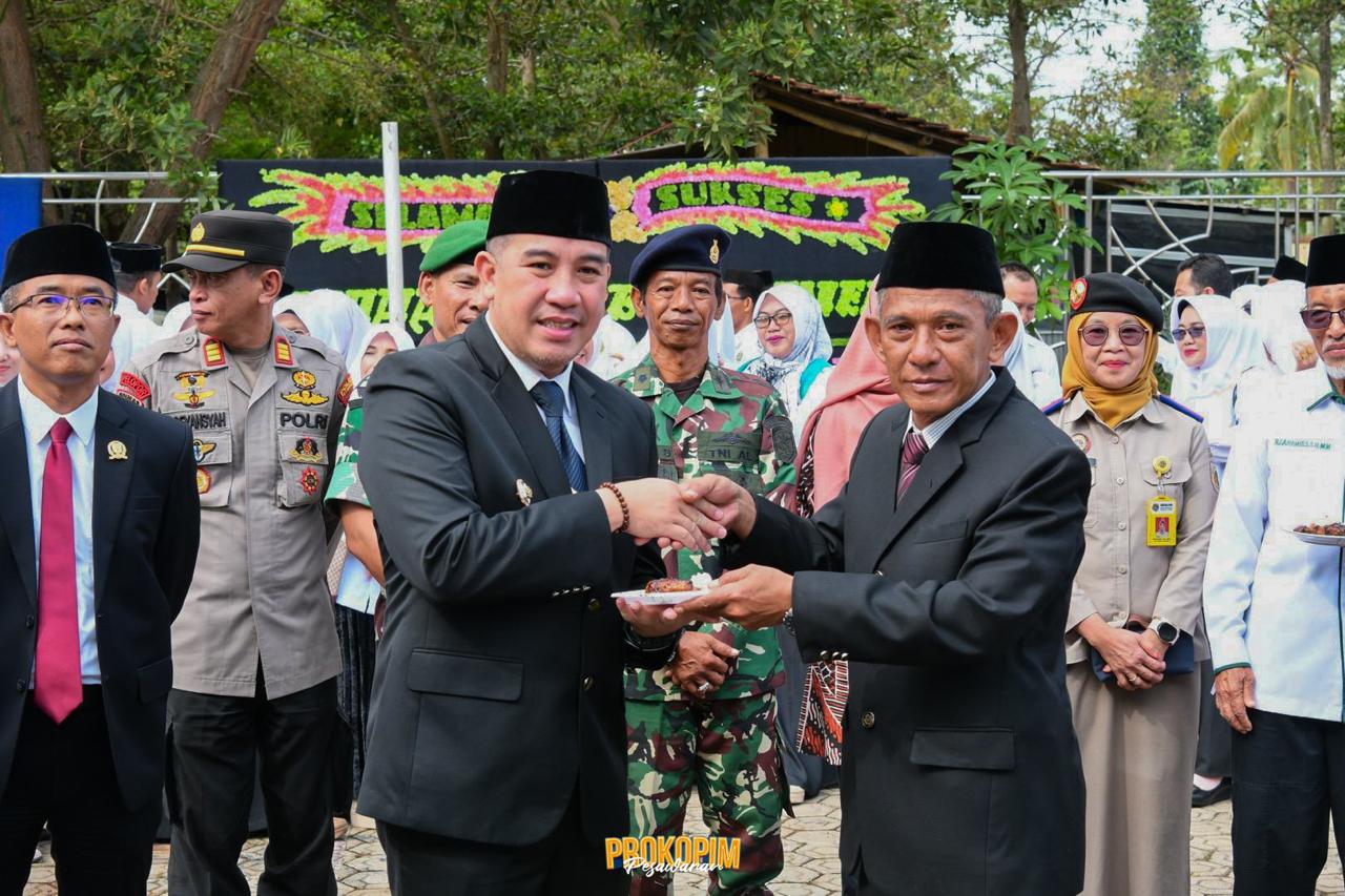 Bupati Pesawaran Dendi Ramadhona memimpin Upacara Peringatan Hari Amal Bhakti ke-79 yang dilaksanakan secara serentak oleh Kementerian Agama RI
