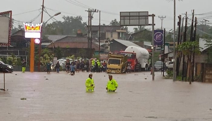 Banjir Pesawaran Lumpuhkan Jalinbar