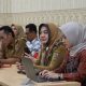 Pemprov Lampung mengikuti Rapat Koordinasi Pengendalian Inflasi Daerah dirangkaikan dengan Sertifikasi Produk Halal secara virtual bertempat di Ruang Command Center Lt. II Dinas Kominfotik Provinsi Lampung || Foto: Dinas Kominfotik Provinsi Lampung