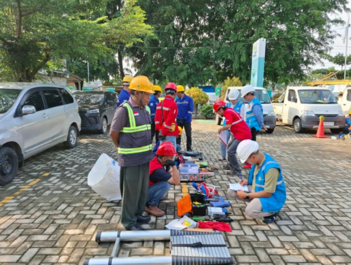 PLN UP3 Metro telah melaksanakan Apel Kesiapsiagaan serta Inspeksi Peralatan kerja dan Personel Pelayanan Teknik (Yantek) dalam mengawal kenyamanan beribadah pada Ramadan 1446 H || Foto: Dok. PLN UP3 Metro