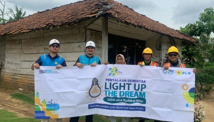 PLN UP3 Kotabumi Sambung Listrik Gratis Lewat Program Light up the Dream