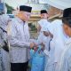 Gubernur Lampung menyerahkan tali asih dan bingkisan secara simbolis kepada yatim piatu, dhuafa, pasien dan keluarganya || Foto: Dinas Kominfotik Provinsi Lampung