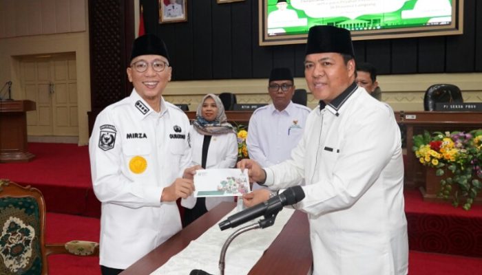 Gubernur Lampung Tunaikan Zakat Fitrah dan Zakat Mal Melalui Baznas
