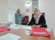 Kepala Disdukcapil, Febriana memberikan keterangan mengenai kejahatan siber yang mengatasnamakan Disdikcapil Bandar Lampung || Foto: 5W1HINDONESIA.ID