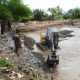 Excavator mengangkut sedimentasi di sungai || Foto: Istimewa