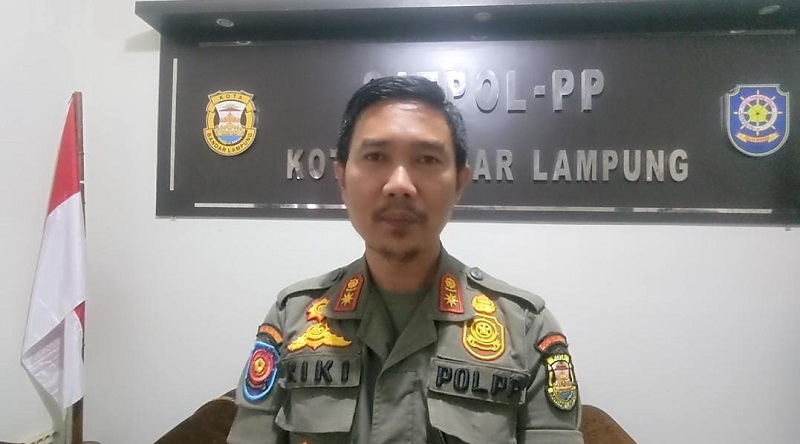 Ahmad Nurizki Erwandi, Kasatpol PP Bandar Lampung saat dimintai keterangan di kantornya || Foto: 5W1HINDONESIA.ID