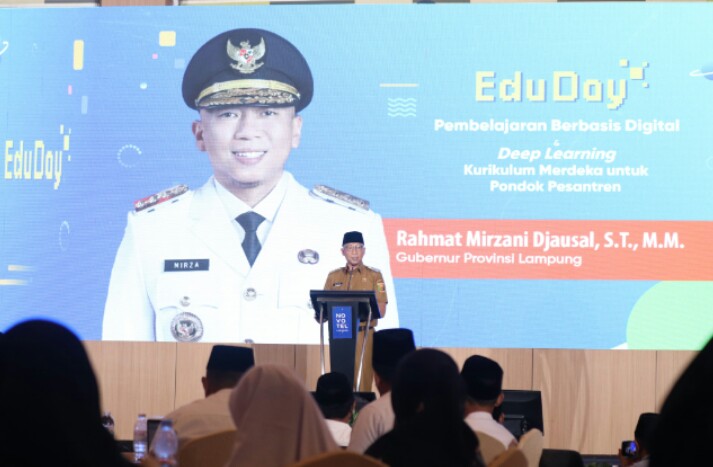 Gubernur Lampung, Rahmat Mirzani Djausal, secara resmi membuka kegiatan Edu-Day Jam'iyyah Perempuan Pengasuh Pesantren dan Muballighoh (JPPPM) Provinsi Lampung || Foto: Dinas Kominfotik Provinsi Lampung