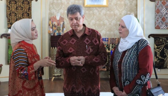 Kunjungi Dekranasda Provinsi Lampung, Apresiasi Wastra dan Kerajinan Lokal Dubes Palestina