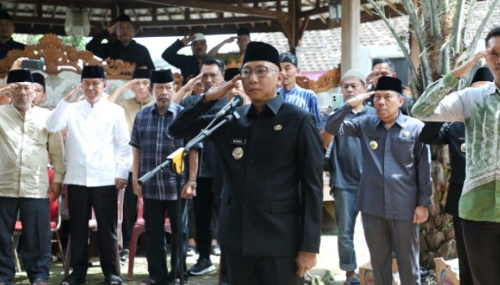 Tokoh Lampung Bachtiar Basri Dimakamkan, Gubernur Rahmat Mirzani Pimpin Penghormatan Terakhir