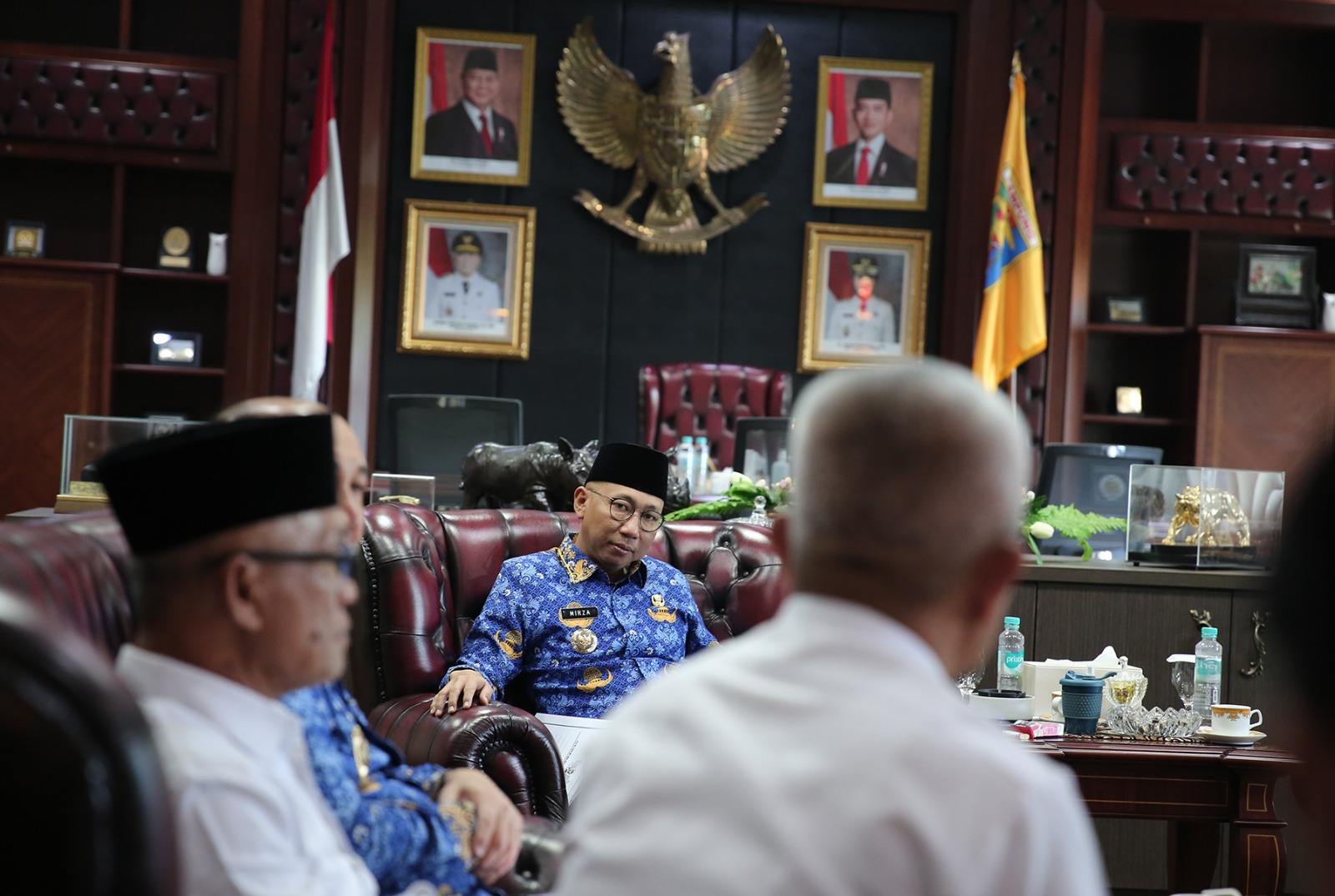 Gubernur Lampung Rahmat Mirzani Djausal menerima kunjungan Koperasi Tenaga Kerja Bongkar Muat (TKBM) dan Asosiasi Perusahan Bongkar Muat Indonesia (APBMI) Provinsi Lampung || Foto: Adpim Pemprov Lampung