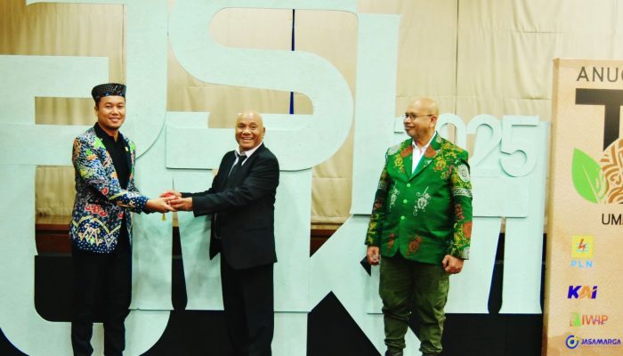 Sukses Kembangkan UMKM Kripik Singkong, PLN UID Lampung Dianugerahi TJSL Award 2025