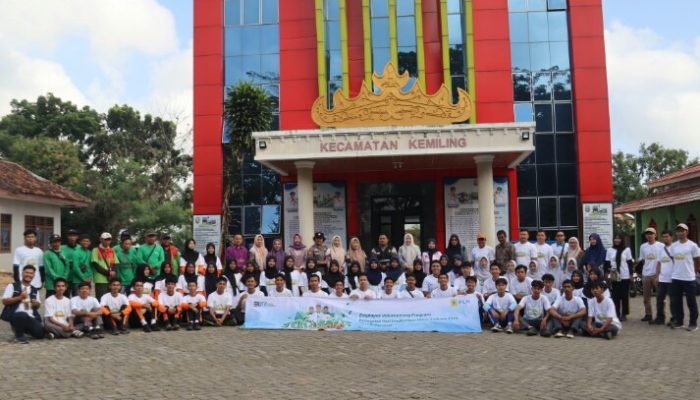 Hari Lingkungan Hidup Sedunia 2025, PLN UID Lampung Ajak Masyarakat Kumpulkan Ribuan Botol Plastik Lewat Aksi Clean Up