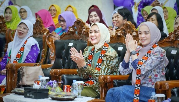 Perempuan Berdaya, Pemprov Ajak Muslimah Ambil Peran Strategis