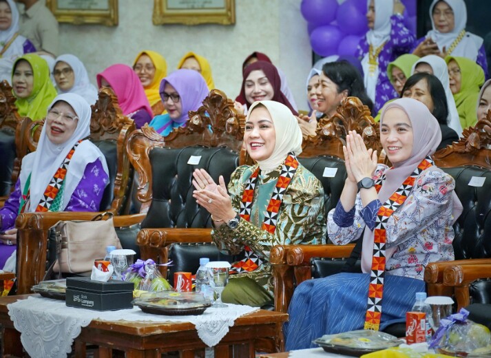 Suasana kegiatan Peringatan Milad Wanita Islam Ke-63 bertempat di Balai Keratun lt. III Kantor Gubernur || Foto: Dinas Kominfotik Provinsi Lampung