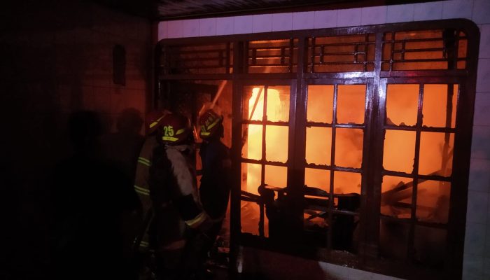 Si Jago Merah Lahap Rumah di Kedaton, Kerugian Capai Rp. 75 juta