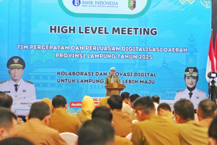 Wagub Lampung Jihan Nurlela membuka acara High Level Meeting TP2DD Provinsi Lampung Tahun 2025, di Auditorium Kantor Perwakilan Bank Indonesia Provinsi Lampung || Foto: Dinas Kominfotik Provinsi Lampung