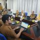 Sekdaprov Lampung, Marindo Kurniawan, memimpin langsung Rapat Presentasi Project Management Office (PMO) Data Kemiskinan Ekstrem || Foto: Dinas Kominfotik Provinsi Lampung